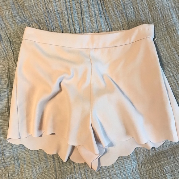 H&M Blush Scallop Hem High Waisted Shorts-Size:4 - Picture 2 of 4